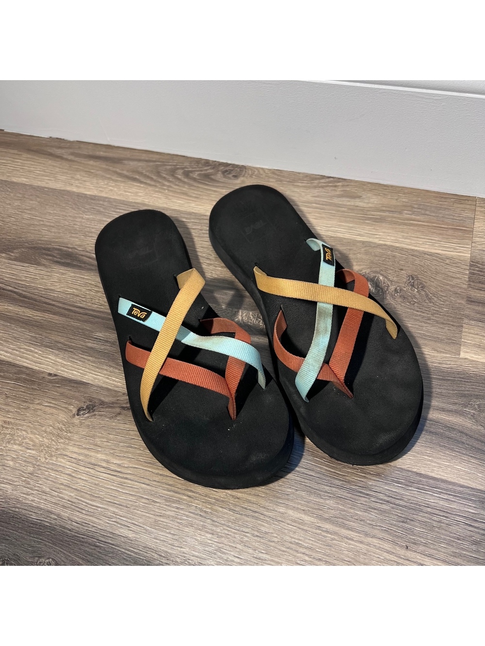 Teva Women's Flip Flop Sandals Black with Multicolor Straps size 8